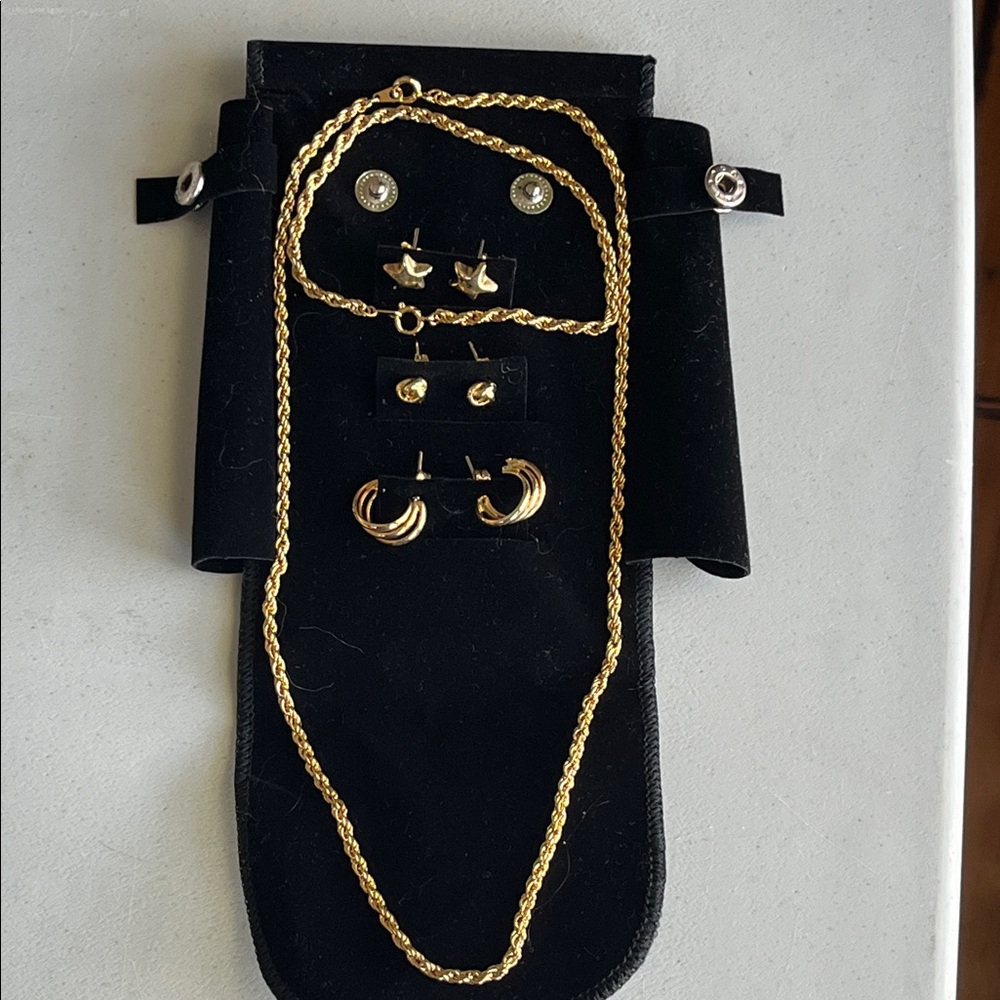 Elegant Gold Jewelry Set